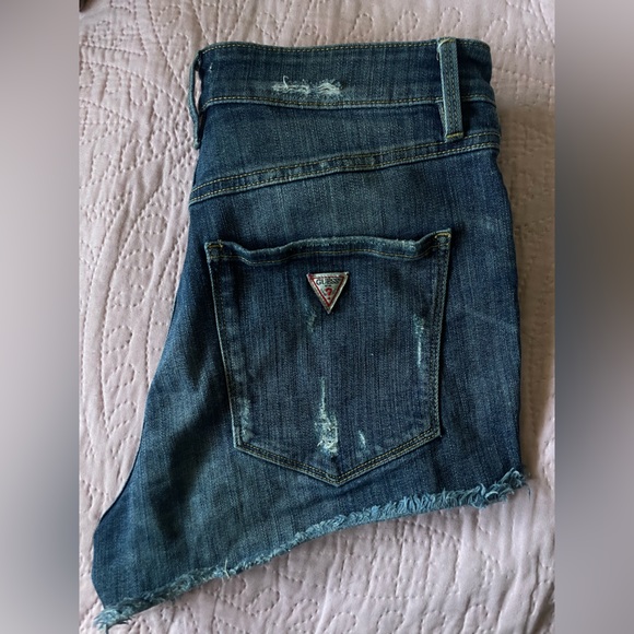 Guess jean shorts - Picture 2 of 3